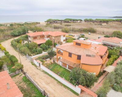 Extravagante Villa mit Olivenhecke - Nr. 150B