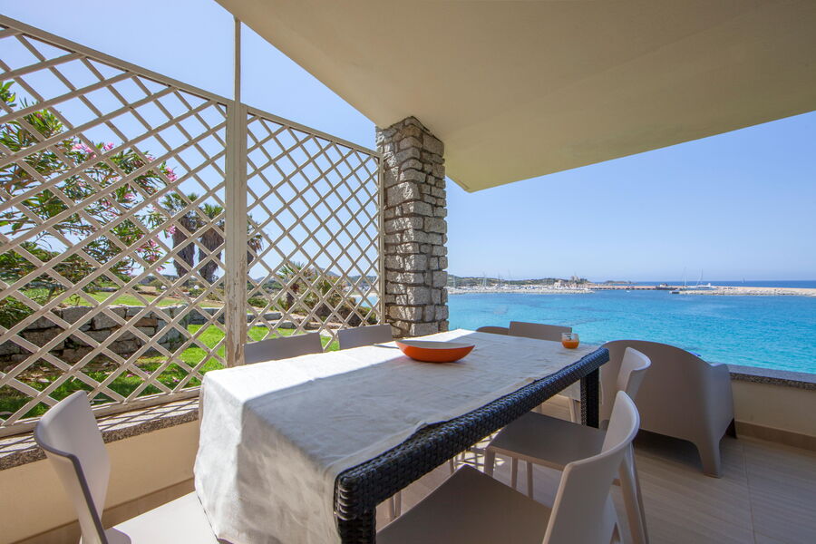 Felshaus über dem Wasser - Nr. S338.3