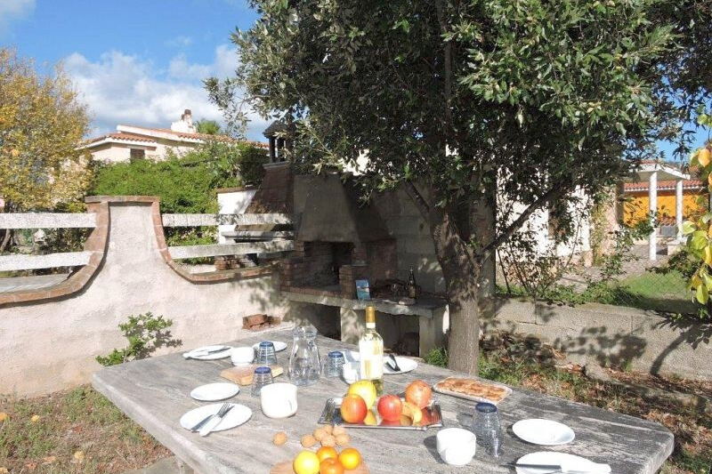Villa in Stein und Marmor - Nr. 167C - Grillplatz mit Marmortisch
