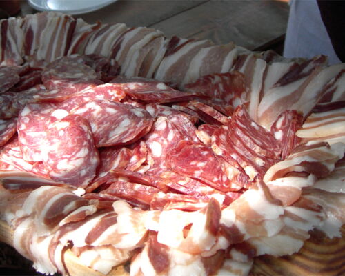 Beim Bauern wird als Vorspeise klassisch das „Antipasto di Terra“ gereicht