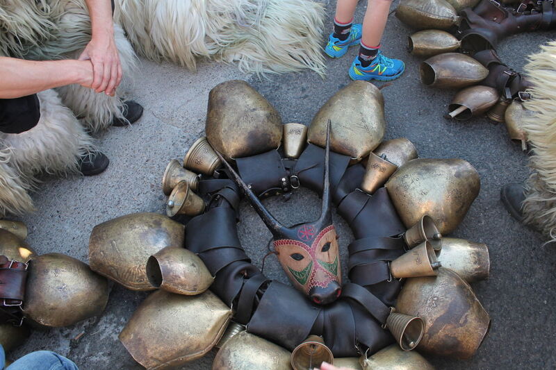 In besonders reiner Form haben sich die Traditionen  des Karnevals (sardisch: Karrasecare) im Herzen Sardiniens erhalten, in den Bergdörfern der Barbagia.