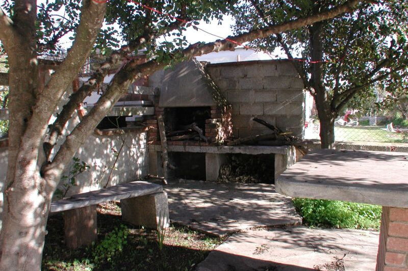 Villa in Stein und Marmor - Nr. 167C - Grillplatz