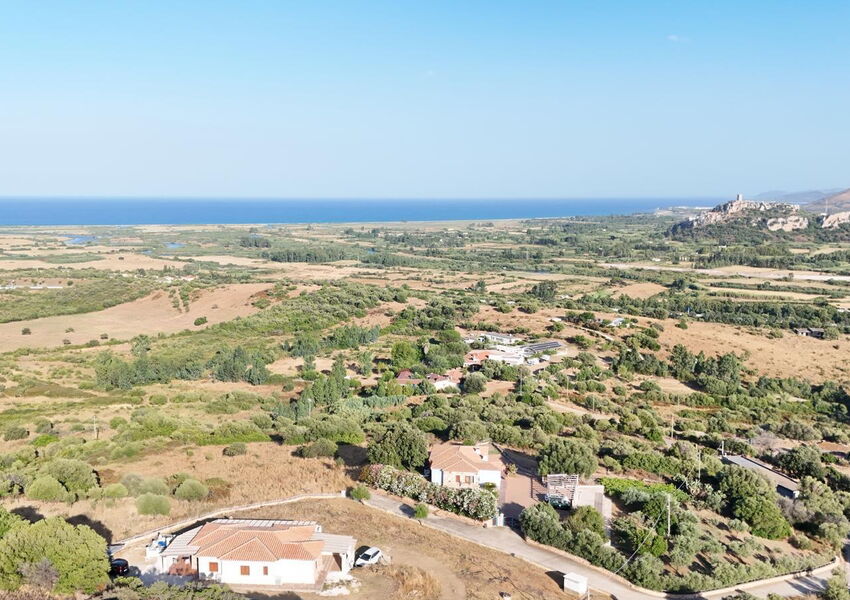 Mediterranes Anwesen mit 4 Wohneinheiten, Meer- Panoramablick & eingespielte Ferienvermietung