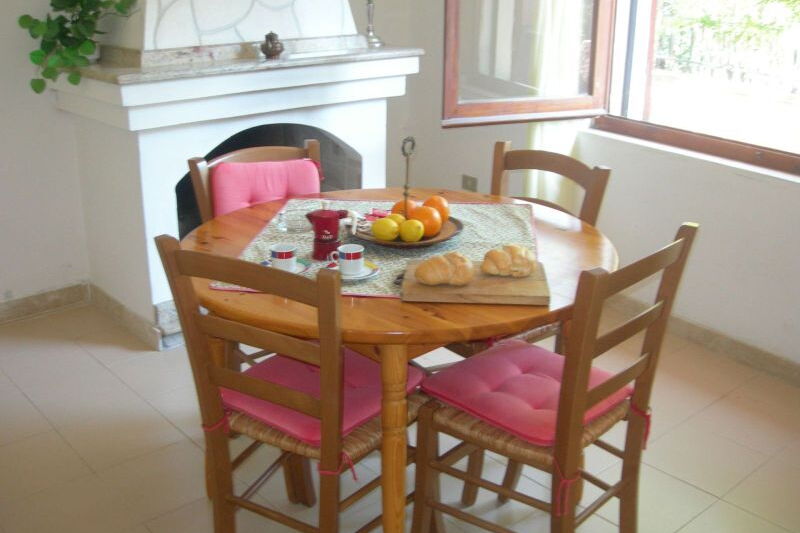 Lauschiger Bungalow am Ortsrand - Nr. 161/1 - Esszimmer mit Kamin