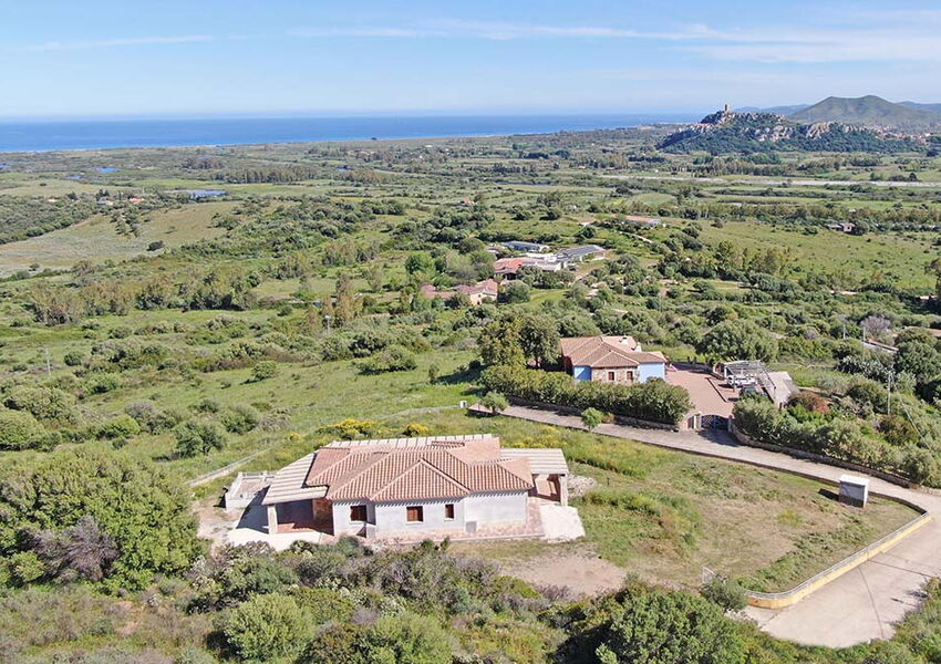 Mediterranes Anwesen mit 4 Wohneinheiten, Meer- Panoramablick & eingespielte Ferienvermietung