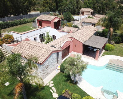 Turmvilla mit Pool I - Nr. S483